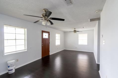 629 13th Avenue N Texas City TX 77590