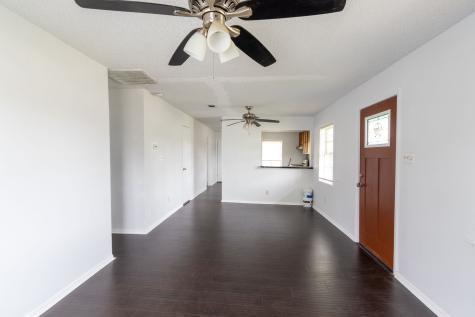 629 13th Avenue N Texas City TX 77590