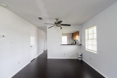 629 13th Avenue N Texas City TX 77590