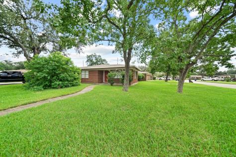 5015 Red Oak Lane Texas City TX 77591