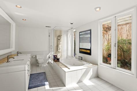 855 Mulberry Lane Bellaire TX 77401