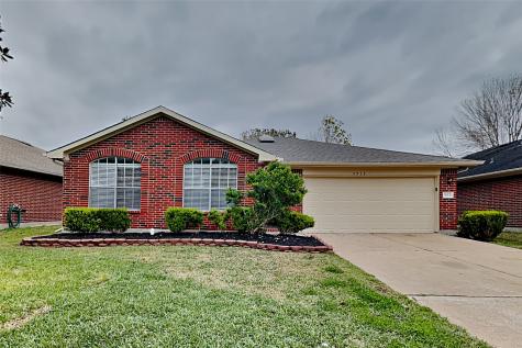 4915 Sterling Crossing Pearland TX 77584