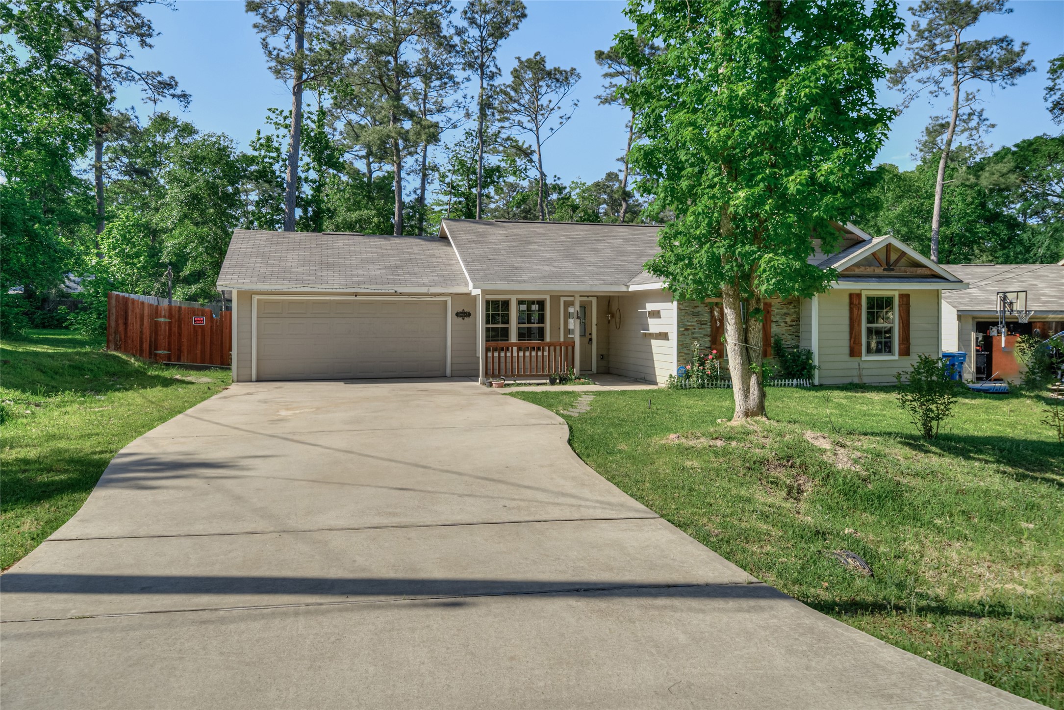 10685 Royal Cavins Drive Conroe TX 77303