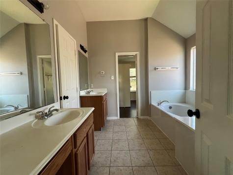 15831 Bishops Glen Lane Houston TX 77084