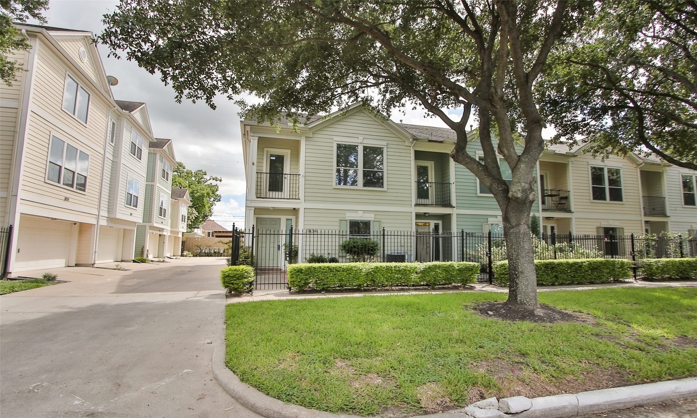 1834 Wheeler Street Houston TX 77004