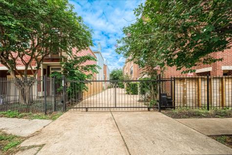 845 W 25th Street Houston TX 77008