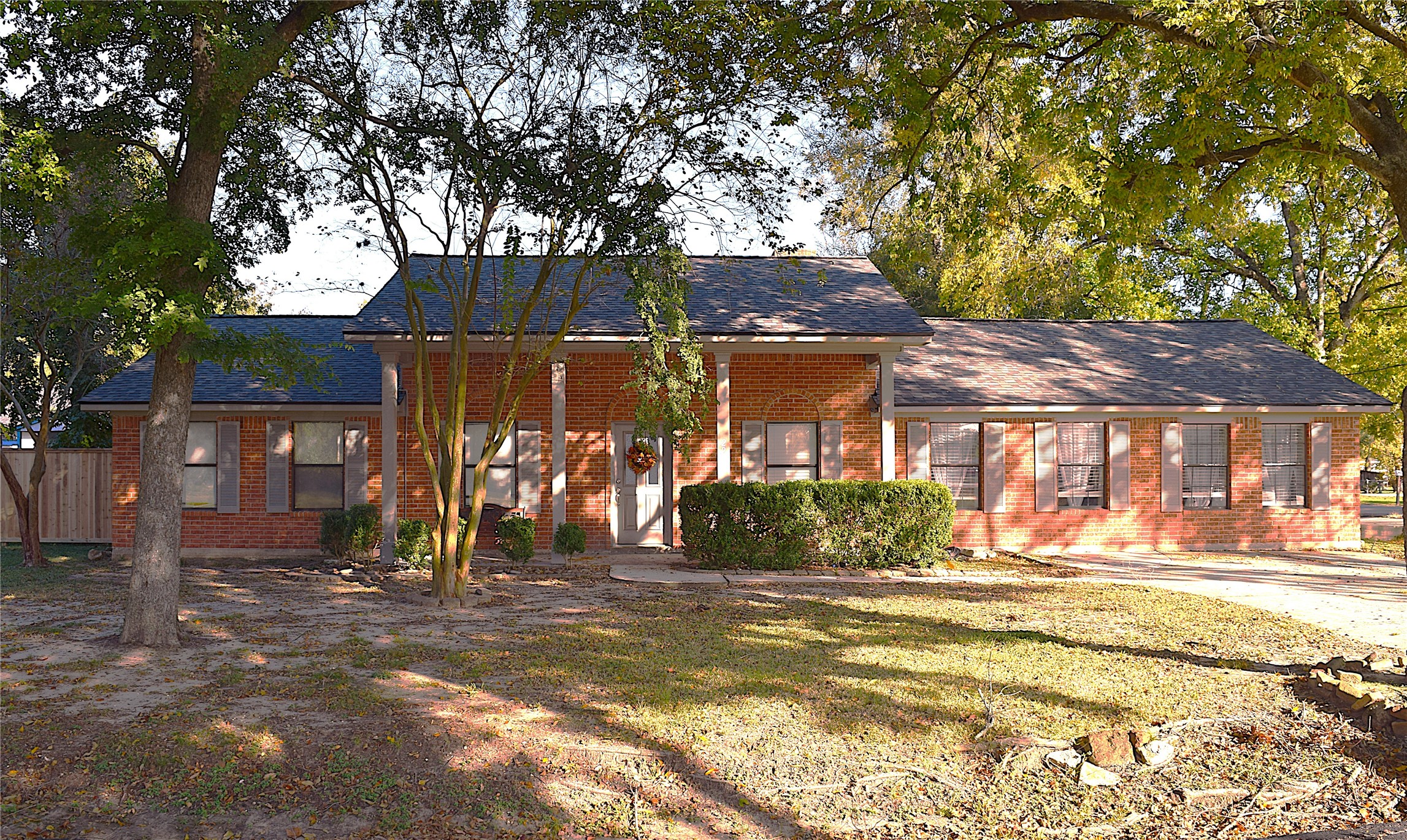 22 Sue Lane Highlands TX 77562