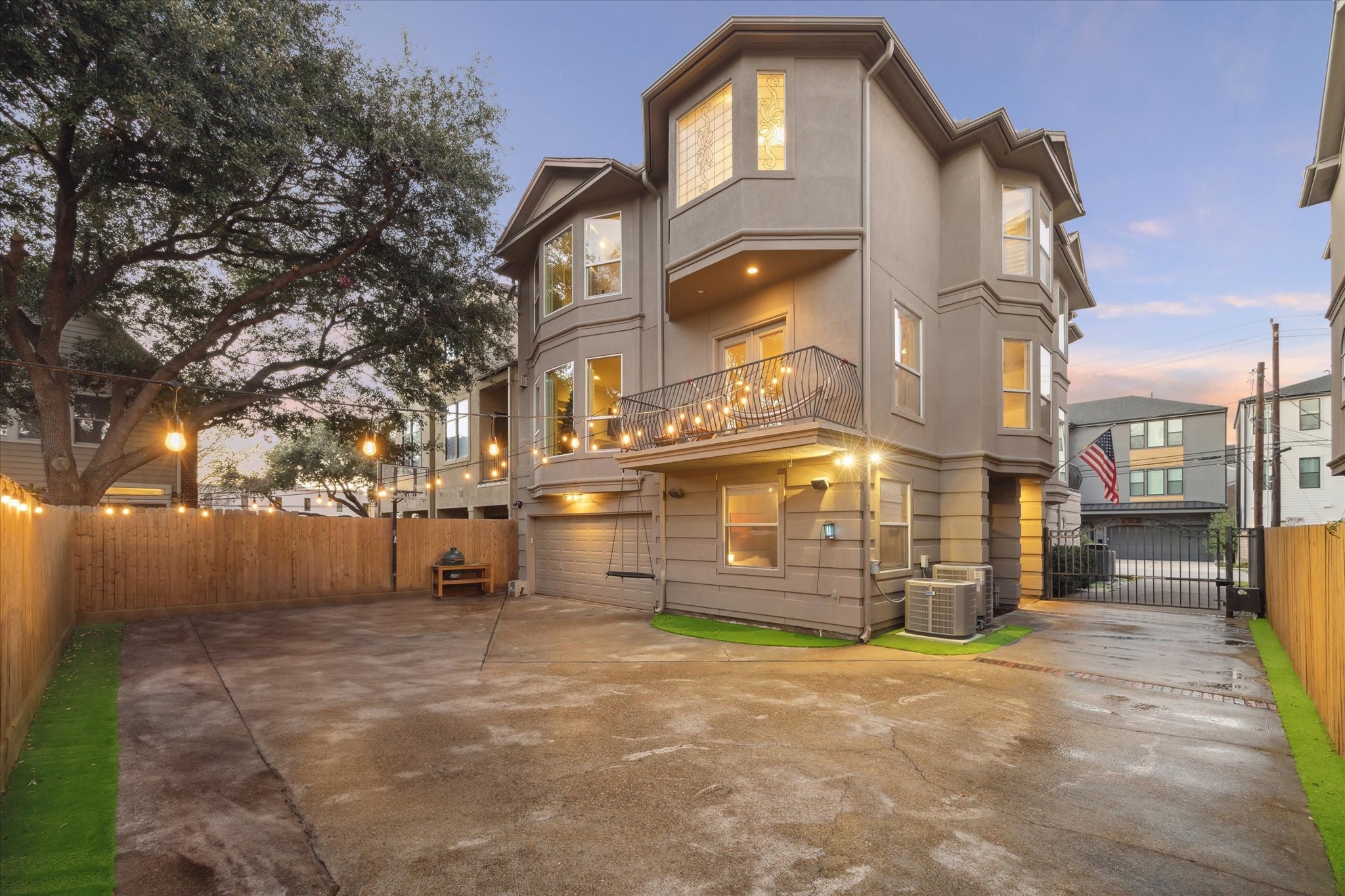 5811 Feagan Street Houston TX 77007