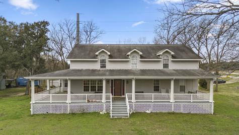 102 Camp Street Alleyton TX 78935