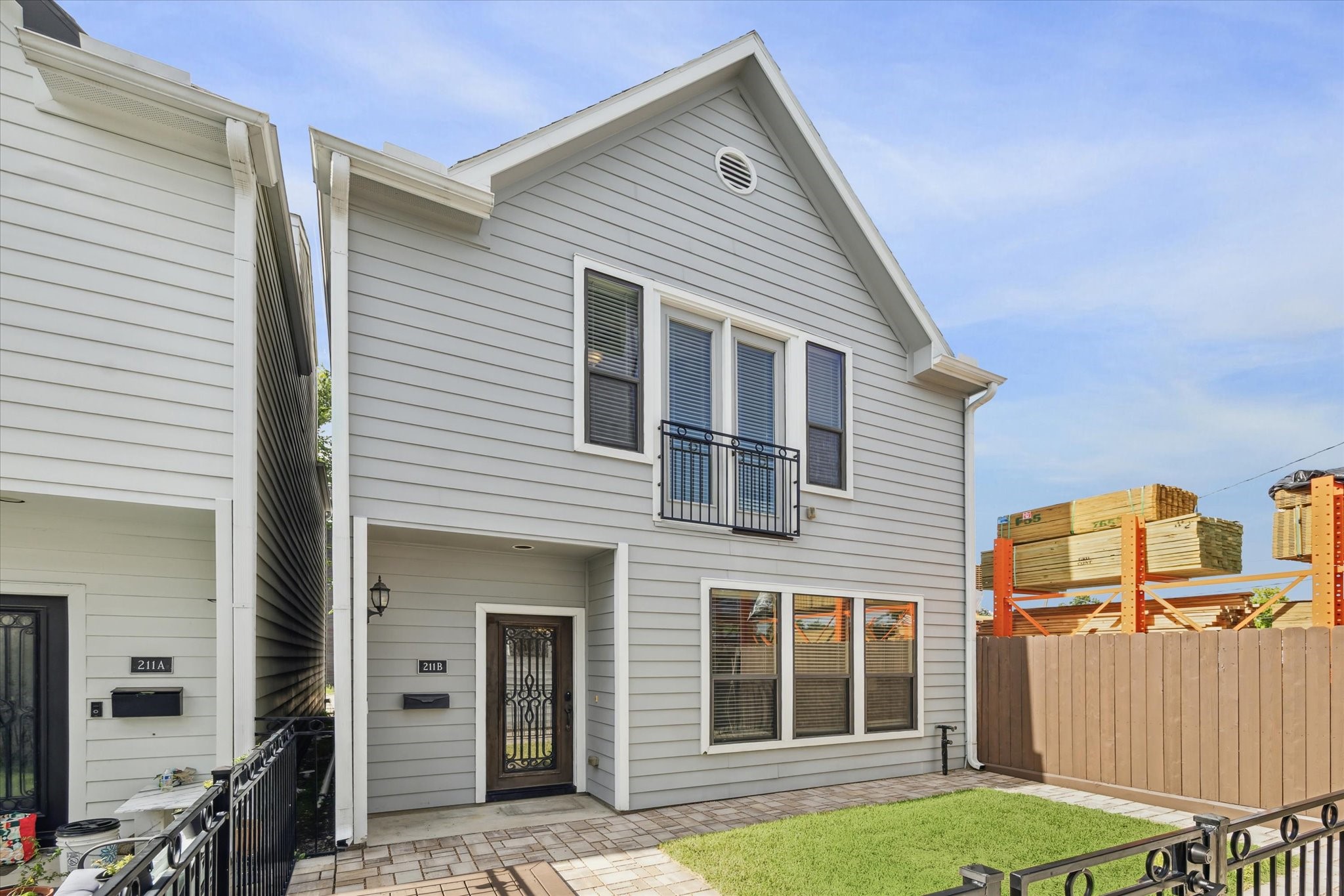 211 W 25th Street B Houston TX 77008