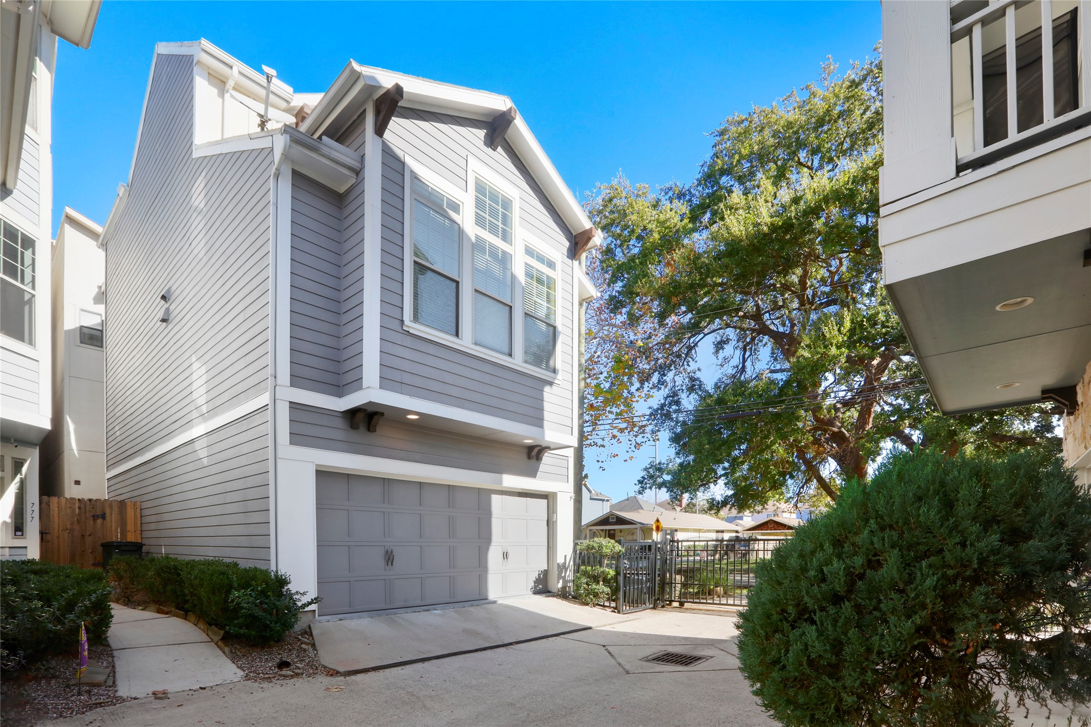779 Waverly Street Houston TX 77007