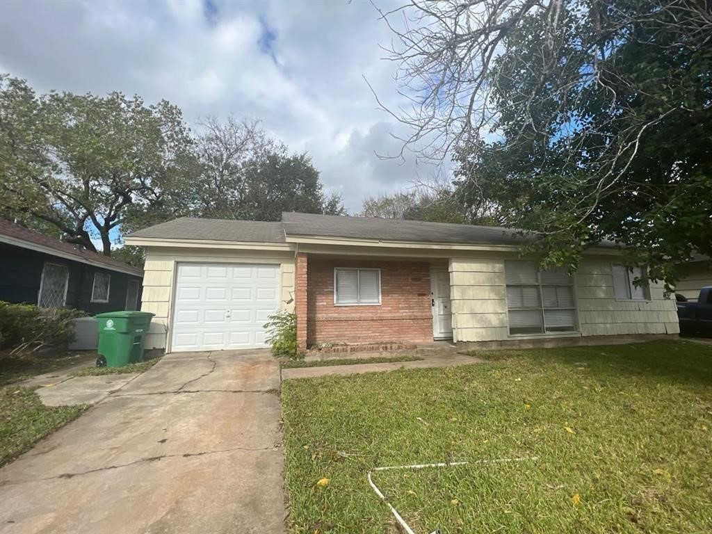 5655 Belneath Street Houston TX 77033