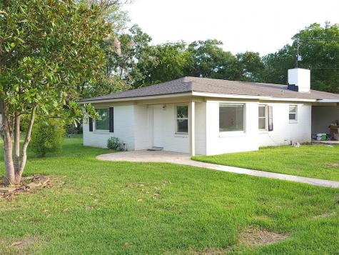 402 S Blackwell Street La Porte TX 77571
