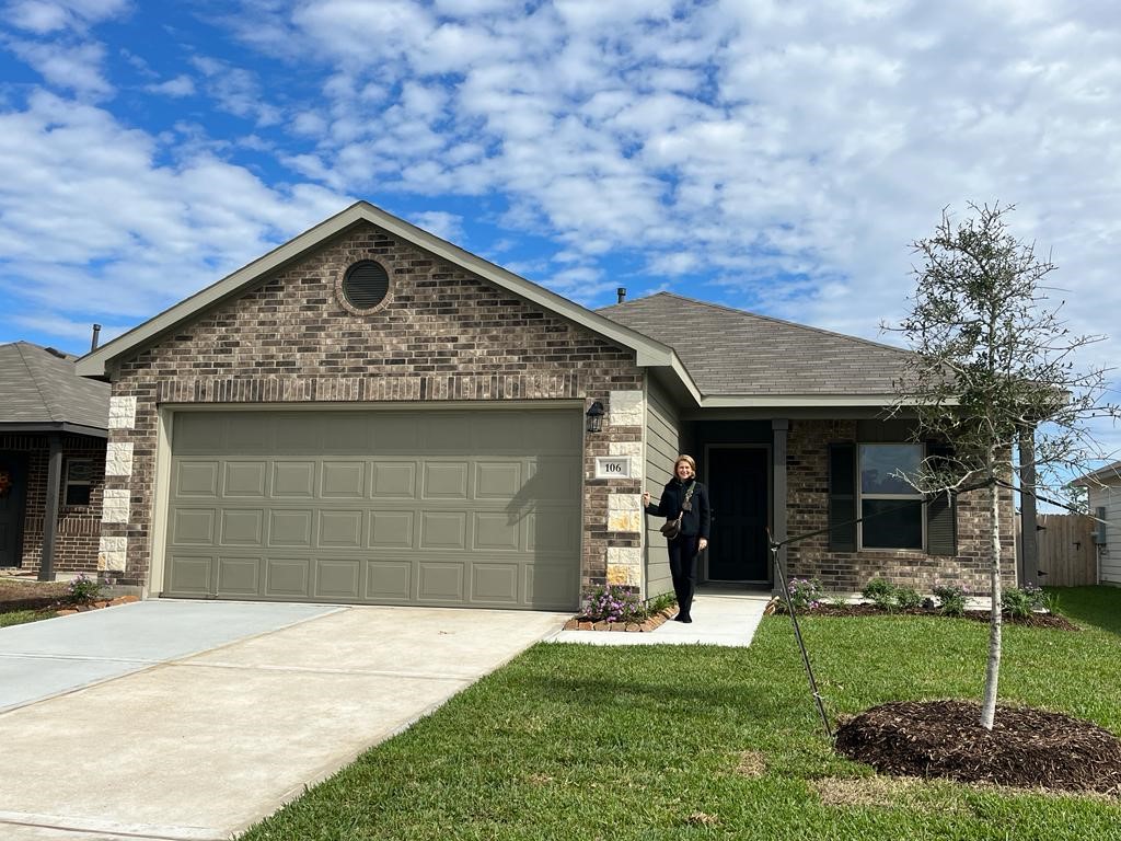 106 Bellewood Manor Drive Magnolia TX 77354