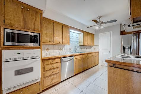 214 Pecan Drive League City TX 77573