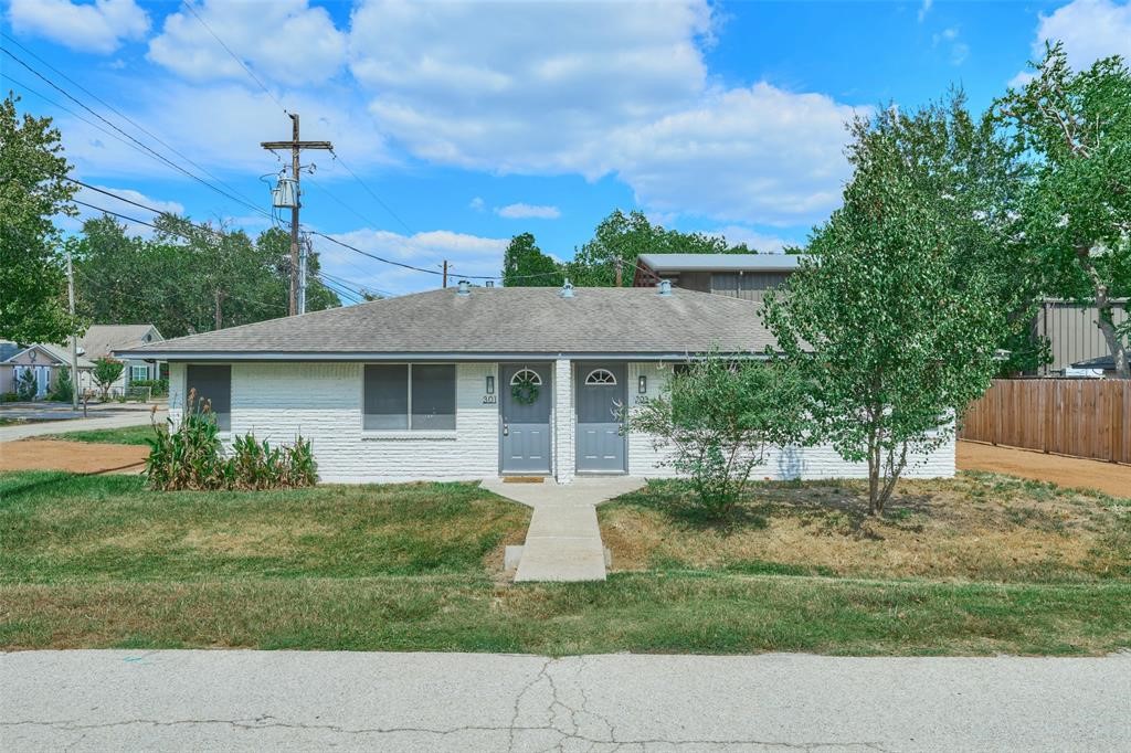 303 S Magnolia Street Tomball TX 77375