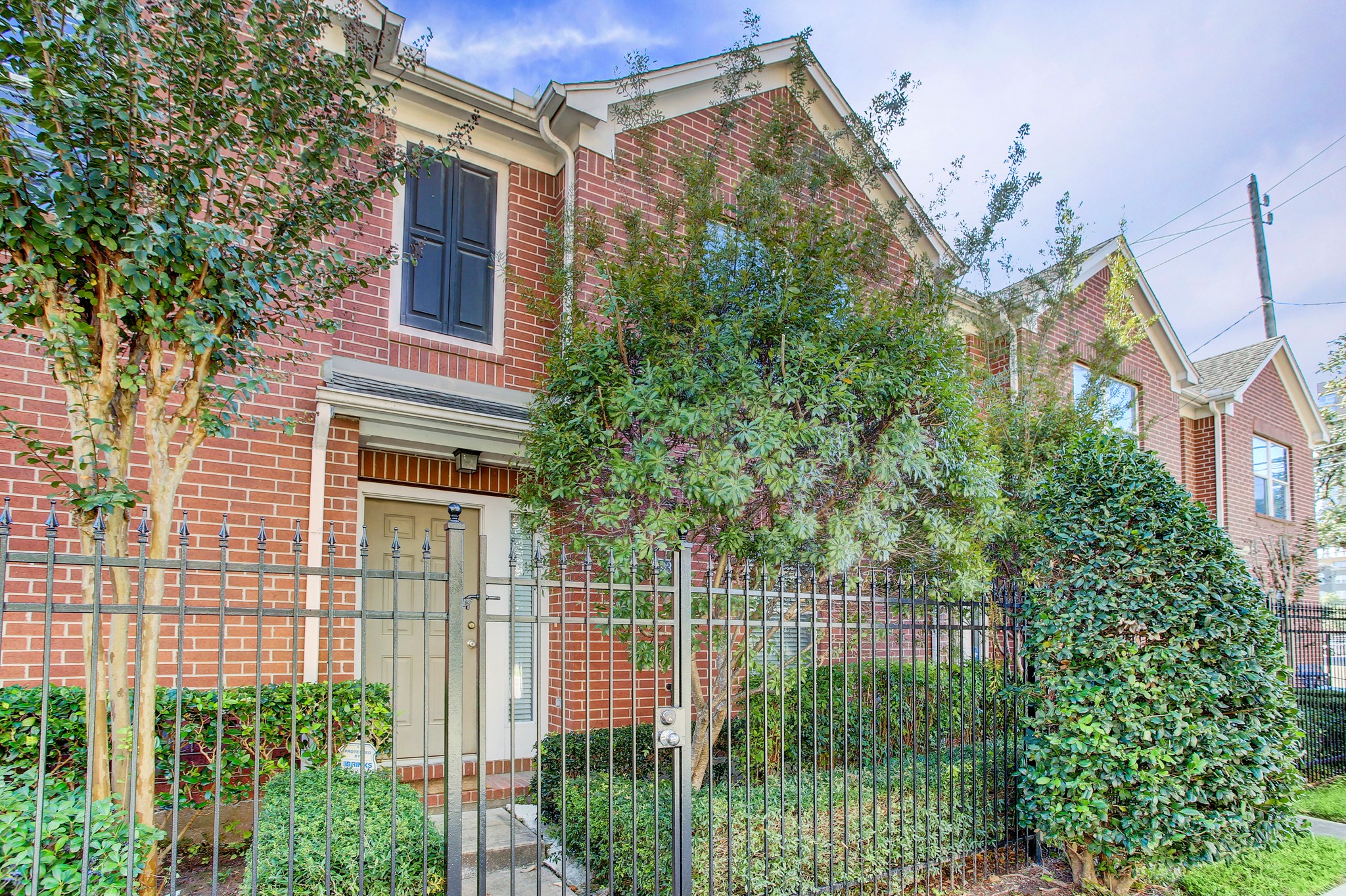 2933 W Dallas Street Houston TX 77019
