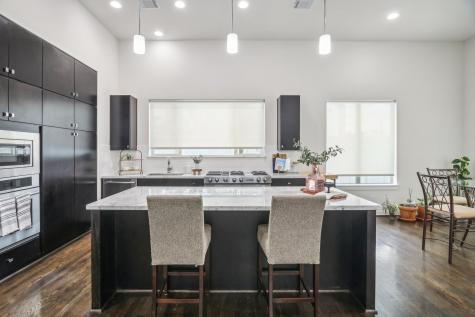 805 Sandman Street Houston TX 77007