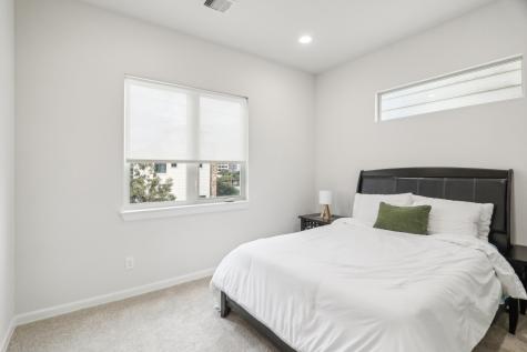 805 Sandman Street Houston TX 77007