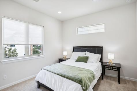 805 Sandman Street Houston TX 77007