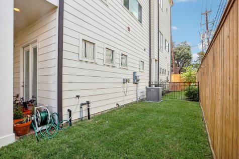 805 Sandman Street Houston TX 77007