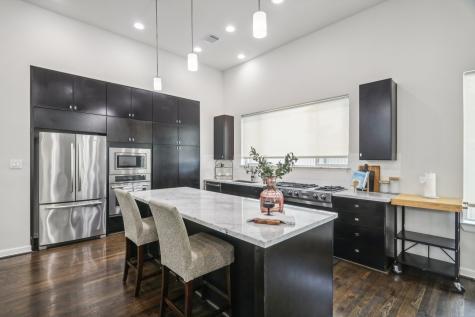 805 Sandman Street Houston TX 77007