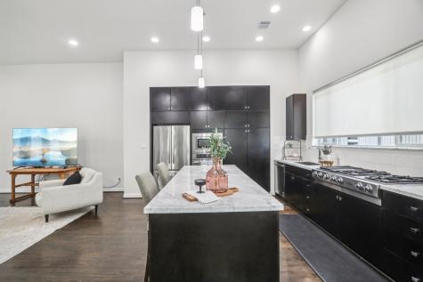 805 Sandman Street Houston TX 77007