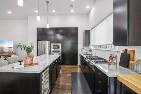 805 Sandman Street Houston TX 77007