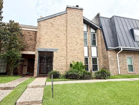 1609 Saxony Lane Houston TX 77058