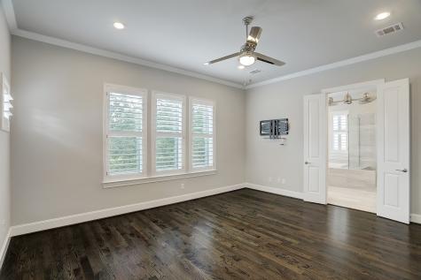1835 Wrenwood Lakes Houston TX 77043