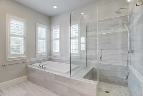 1835 Wrenwood Lakes Houston TX 77043