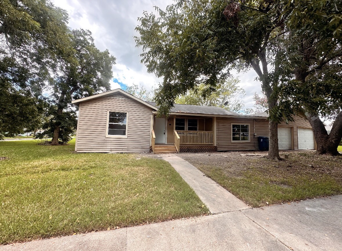 507 N Houston Street Webster TX 77598