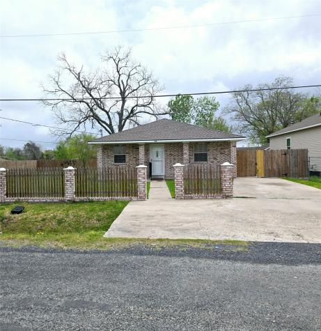 338 S Algeria Street Texas City TX 77591