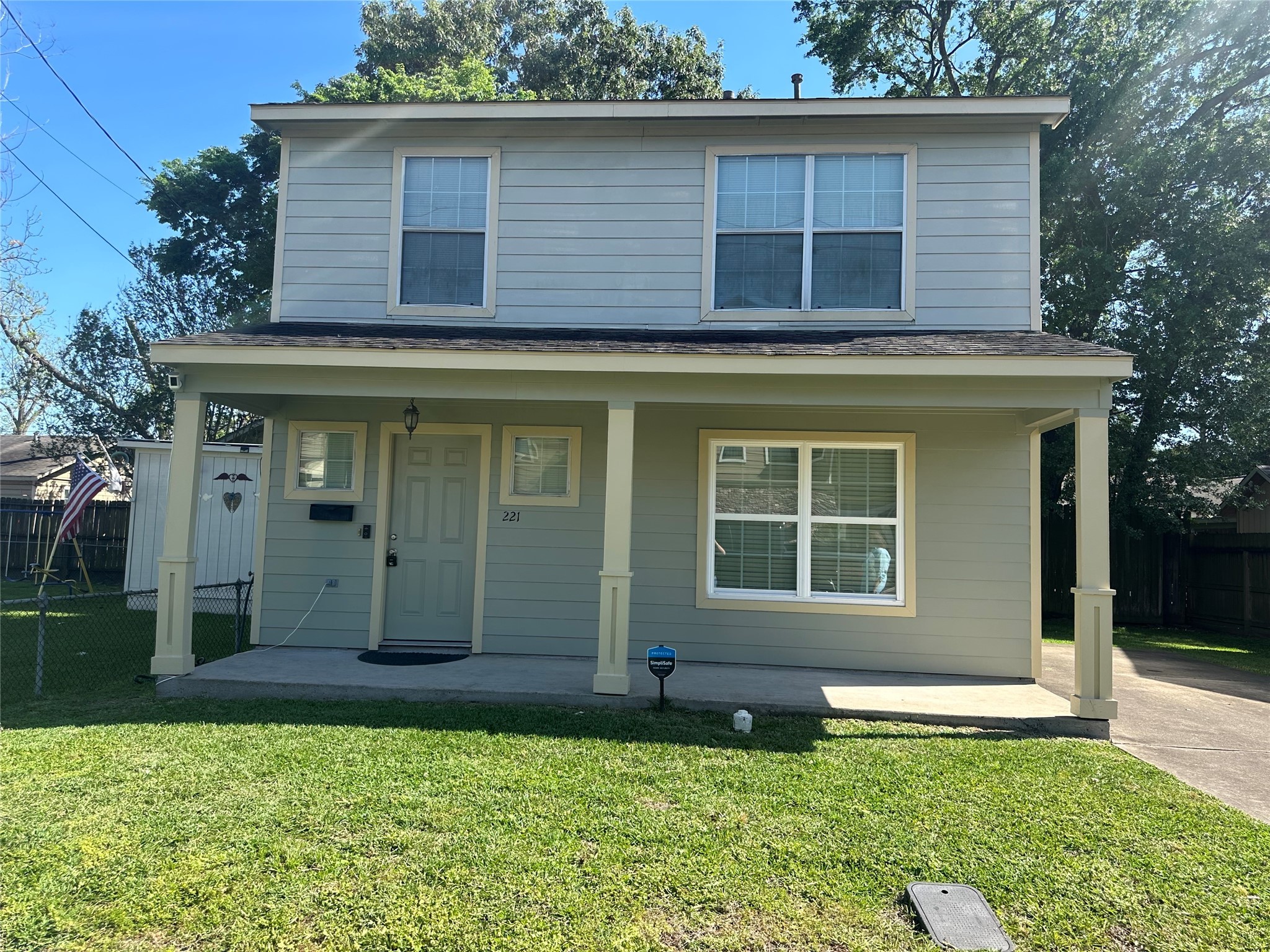 221 Delaney Street Houston TX 77009