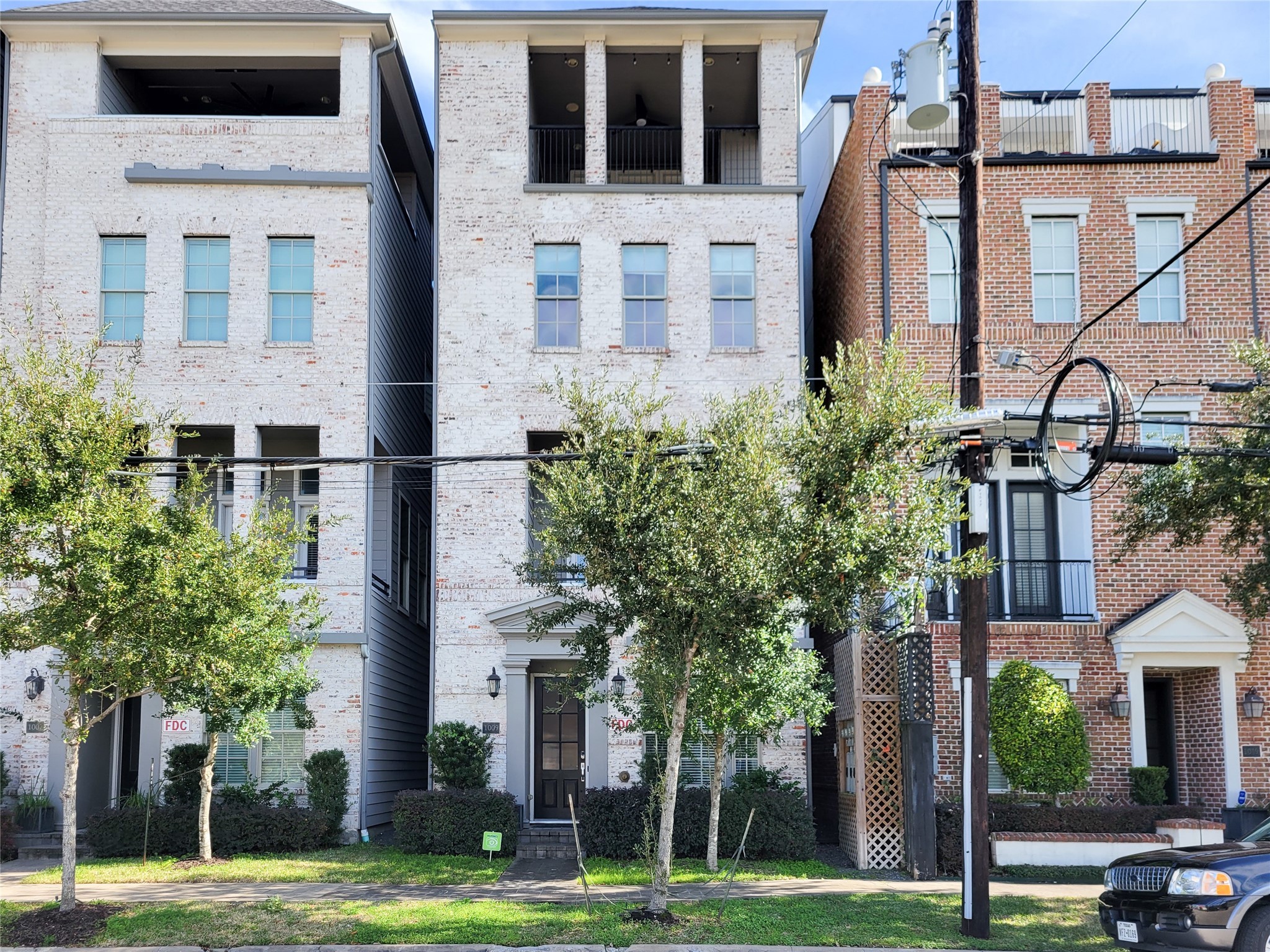 1009 Saint Charles Street Houston TX 77003