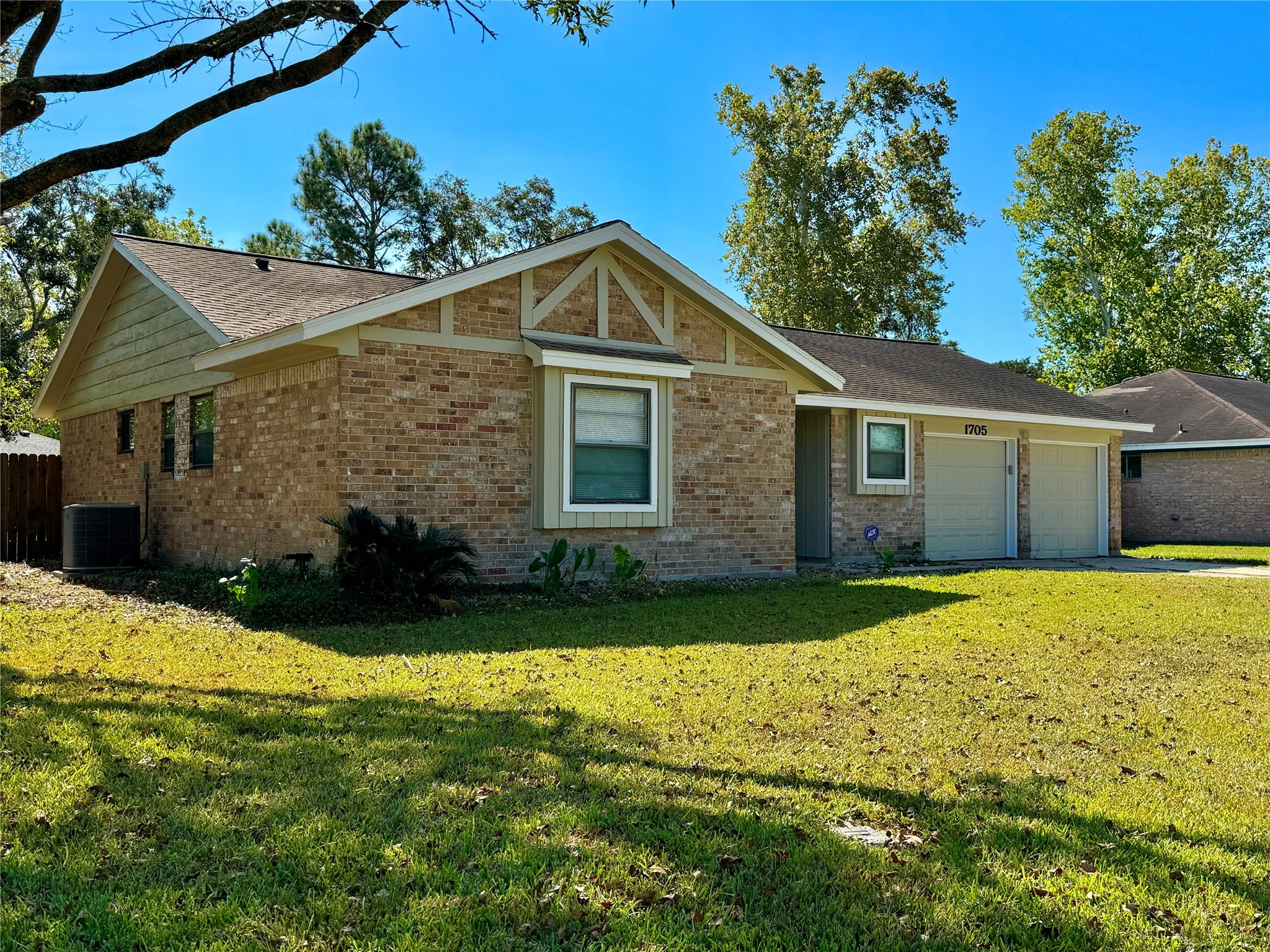 1705 Parkcrest Street Alvin TX 77511