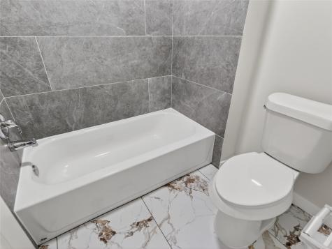 4418 W Thunderwood Circle Fresno TX 77545