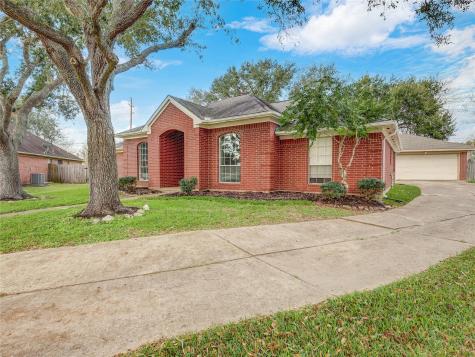 4418 W Thunderwood Circle Fresno TX 77545