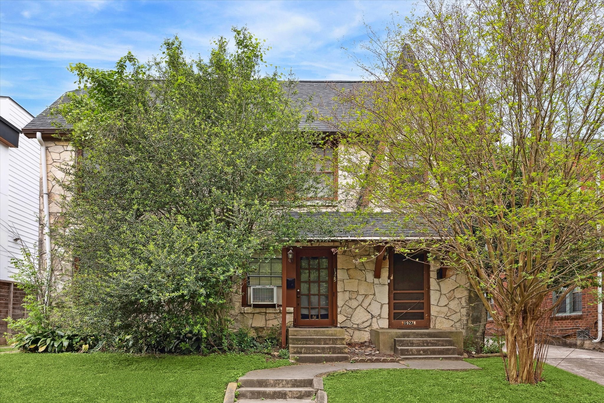 1927 W Mckinney Street Houston TX 77019