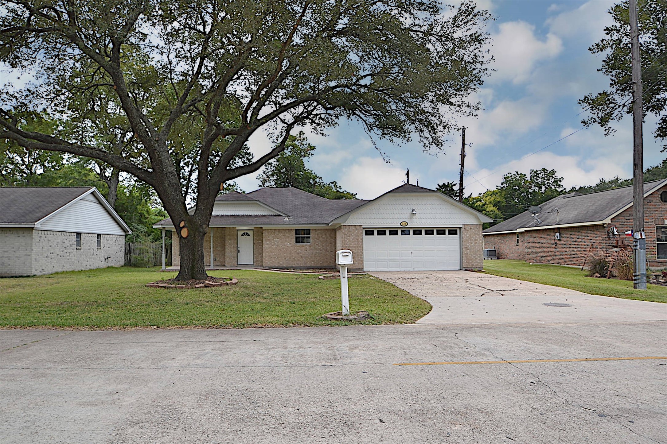 423 Highland Woods Drive Highlands TX 77562