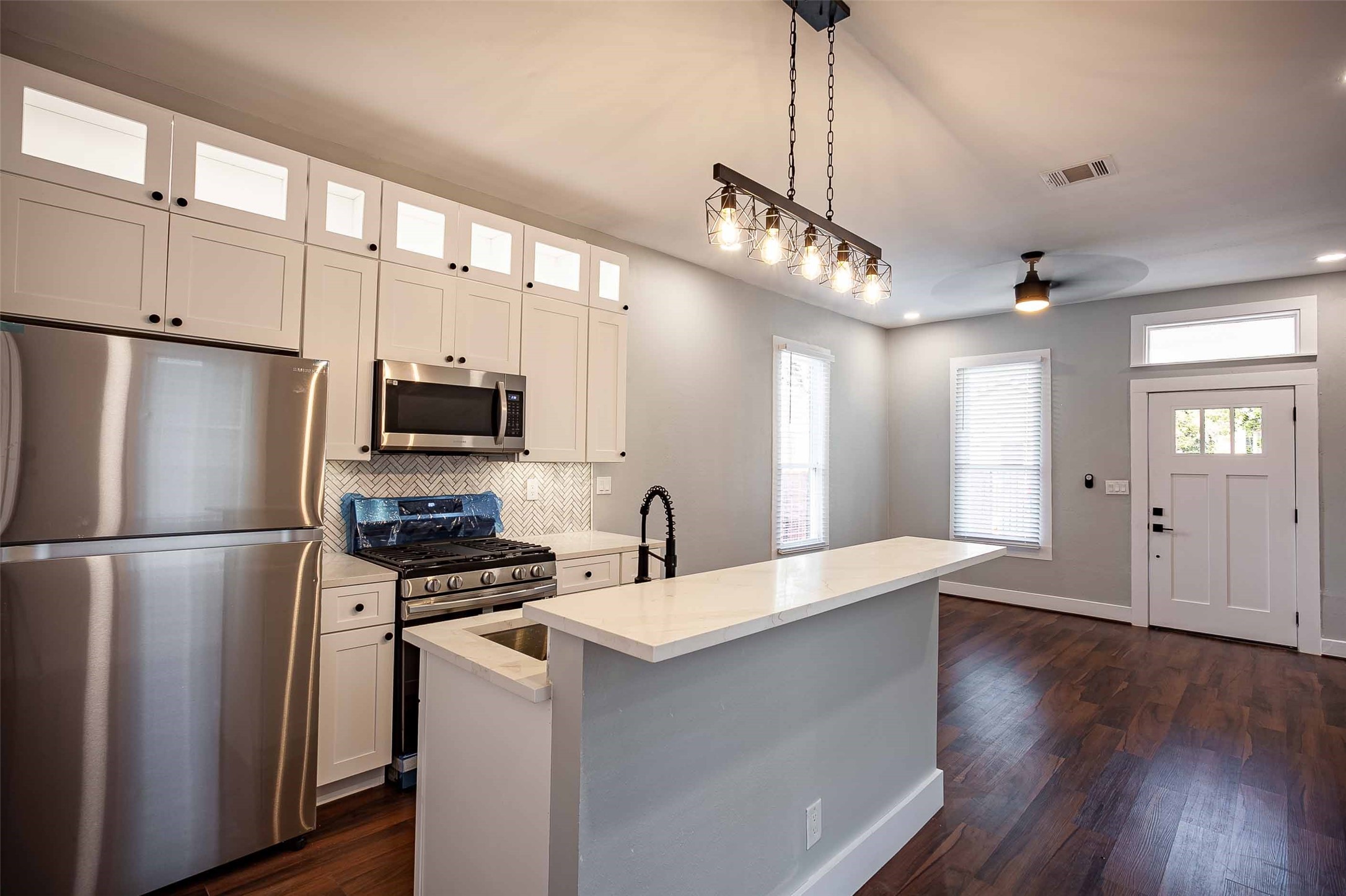 1613 Hickory Street Houston TX 77007