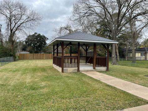 1018 S Booth Lane Alvin TX 77511
