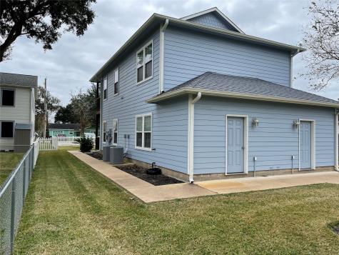 1018 S Booth Lane Alvin TX 77511