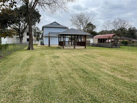 1018 S Booth Lane Alvin TX 77511