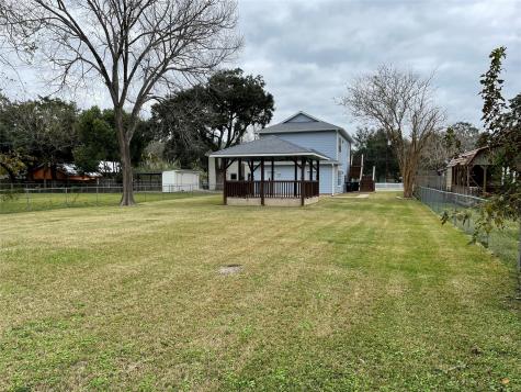 1018 S Booth Lane Alvin TX 77511