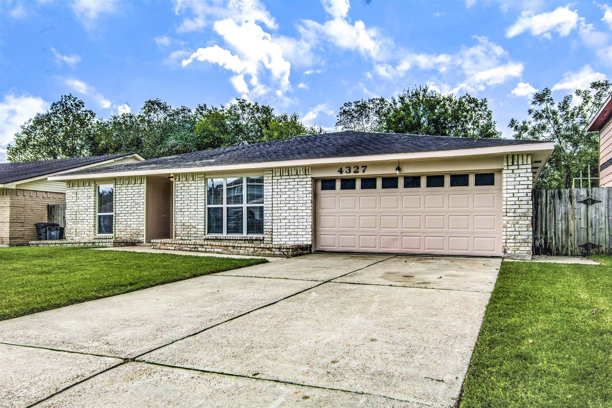 4327 Lucian Lane Friendswood TX 77546