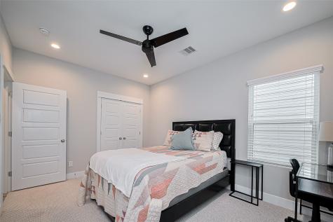 5209 Pinemont Creek Lane Houston TX 77018