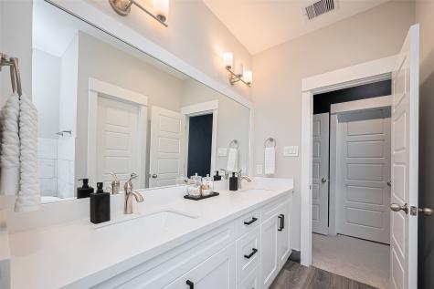 5209 Pinemont Creek Lane Houston TX 77018