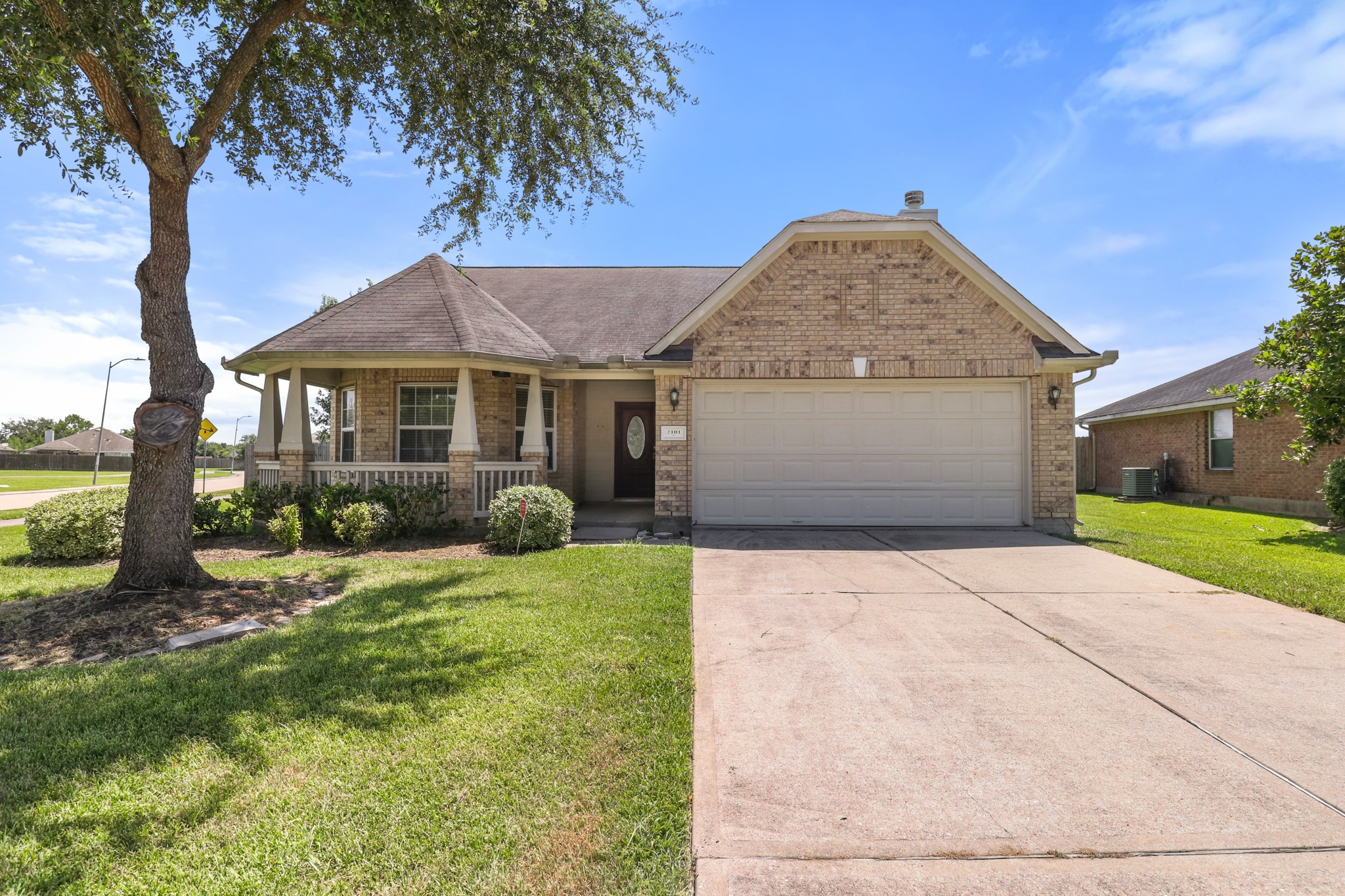 2101 Ripple Bend Lane Pearland TX 77581
