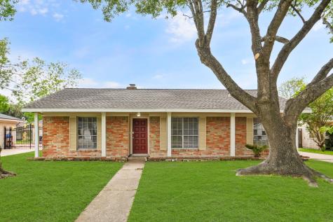 12427 Fairpoint Drive Houston TX 77099